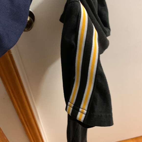 T-Shirt - Picture 3 of 3